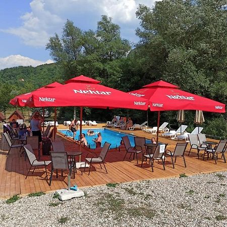 Отель Camp Sutjeska Тьентиште Экстерьер фото